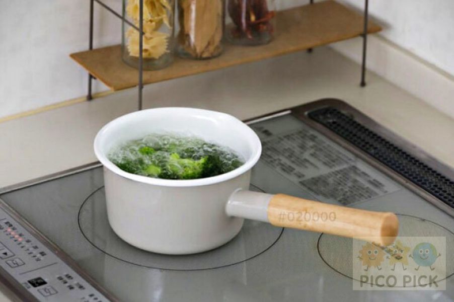 日本FUJIHORO 富士琺瑯14公分/18公分 牛奶鍋 ｜木柄單手鍋｜木製握柄｜附蓋｜可直火加熱｜IH對應｜廚房收納 