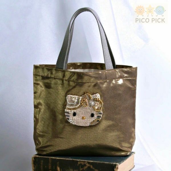 日本直送 Hello Kitty × MAYGLOBE 聯名手工珠繡托特包｜手提袋｜小提袋｜Hello Kitty 手提包 Hello Kitty 托特包｜Hello Kitty 聯名包｜MAYGLOBE 手工珠繡包｜Hello Kitty 小提袋｜日本直送Hello Kitty 包包｜Hello Kitty 午餐袋｜Hello Kitty 手提包