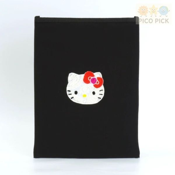 日本 品牌聯名Hello Kitty × MAYGLOBE 刺繡圖案筆電保護套（共3色） 