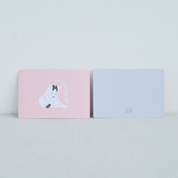 sucker for cat 明信片 胡同, 插畫明信片, 可愛明信片, 幽默明信片, 插畫小物, 語錄卡片, 明信片收藏, 插畫卡片, 台灣插畫品牌, 胡同設計, 可愛紙製品, 小卡片, 手感紙卡, 桌上小物