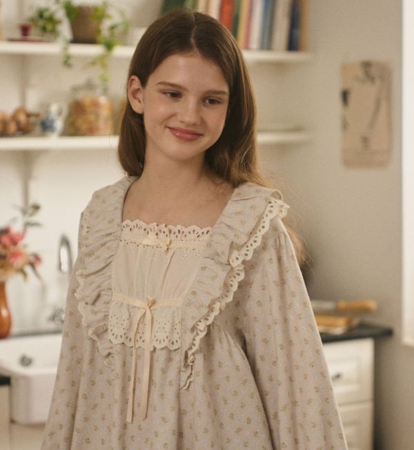 ULLALA 安靜花室睡衣套裝 