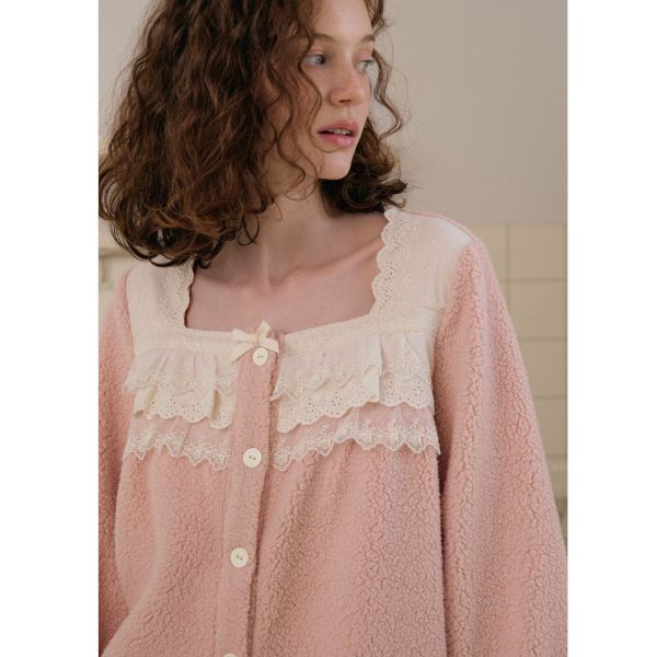 ULLALA 輕柔霧粉蕾絲珊瑚絨睡衣套裝 