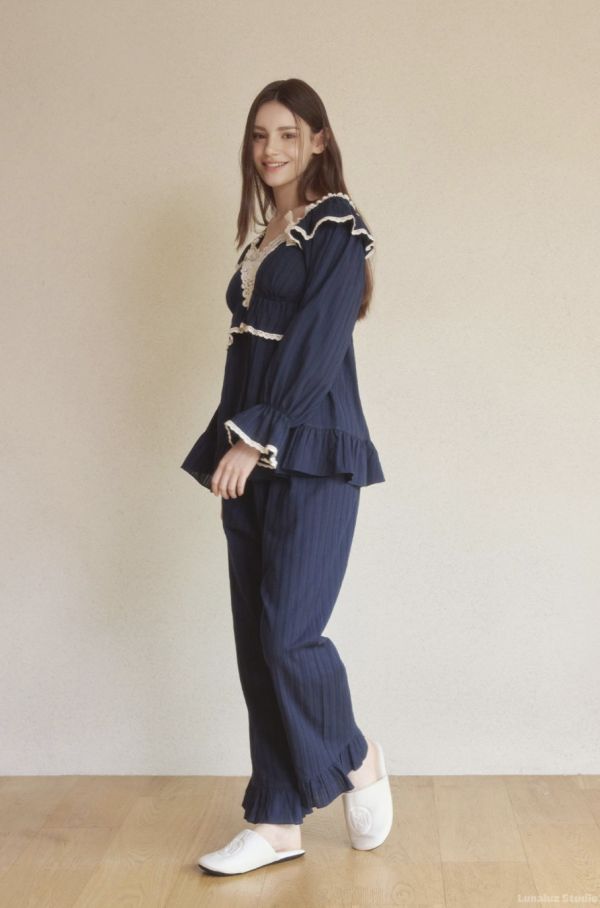 LUNALUZ 午夜海藍刺繡蕾絲睡衣套裝｜內襯Bra設計 