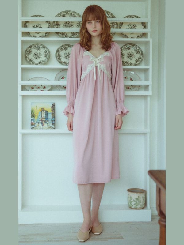 BALCONY 浪漫柔美粉色睡衣洋裝 