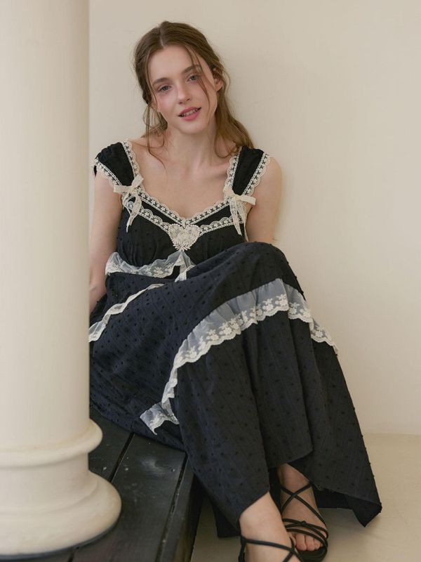 LUNALUZ 蕾絲睡衣洋裝｜Bra內襯・黑色 26S 