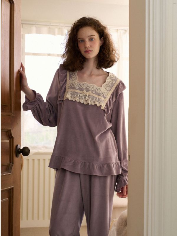 ULLALA 薰衣草紫天鵝絨睡衣套裝 