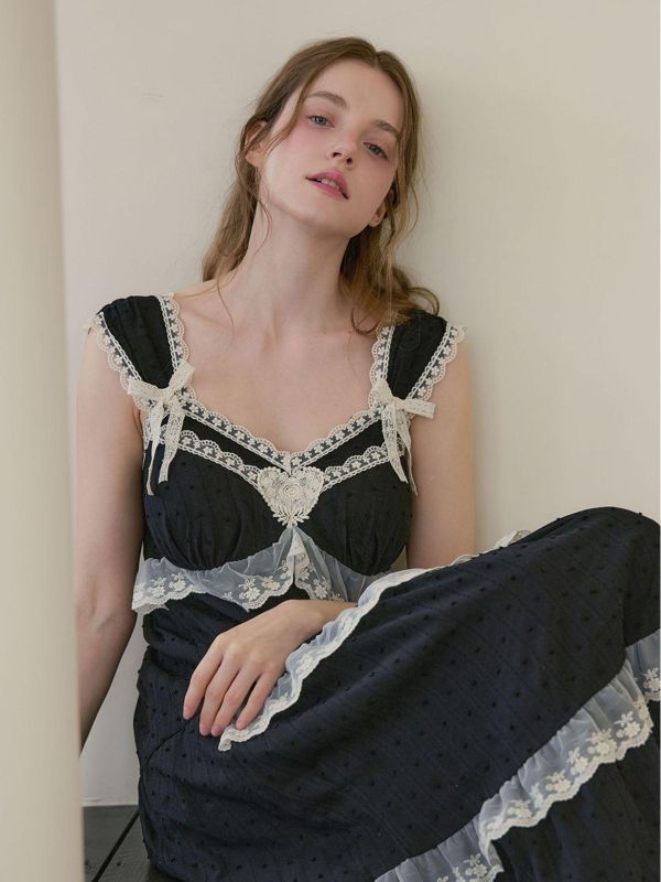 LUNALUZ 蕾絲睡衣洋裝｜Bra內襯・黑色 26S 