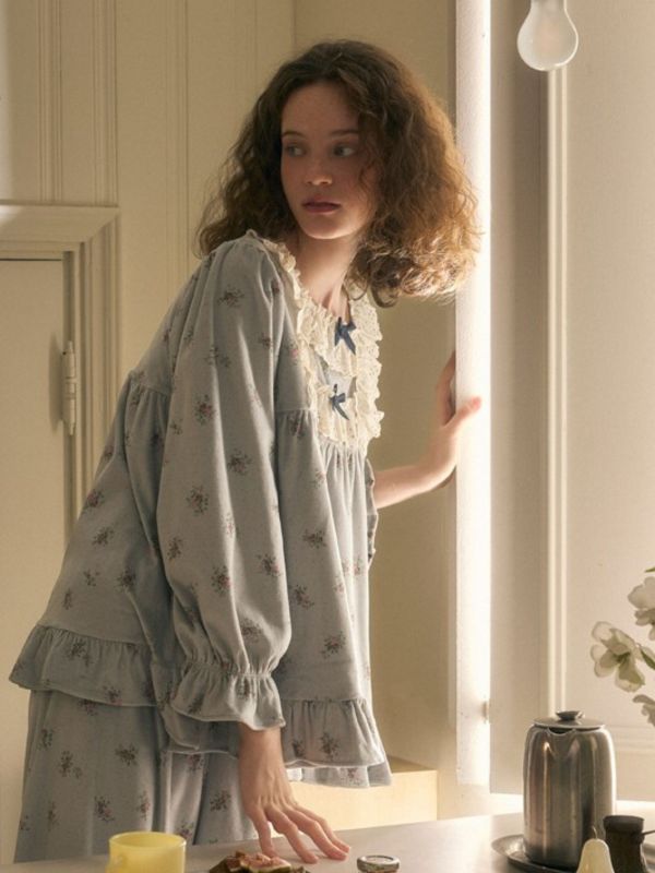 ULLALA 柔霧灰藍天鵝絨睡衣套裝 