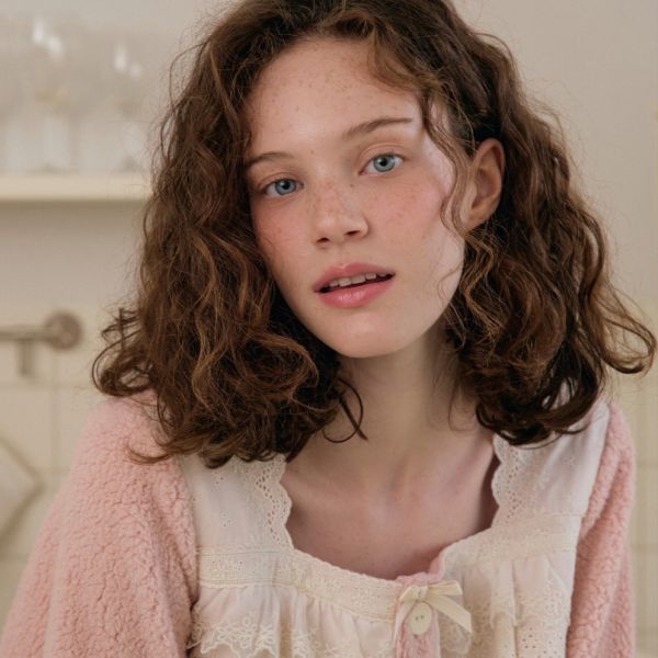 ULLALA 輕柔霧粉蕾絲珊瑚絨睡衣套裝 