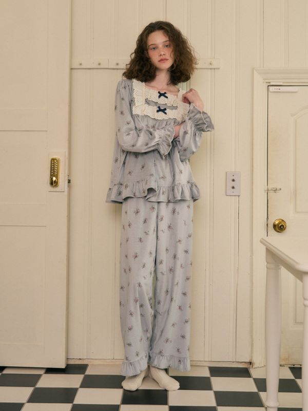 ULLALA 柔霧灰藍天鵝絨睡衣套裝 