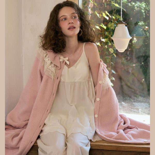 ULLALA 夢幻霧粉蕾絲珊瑚絨睡袍 