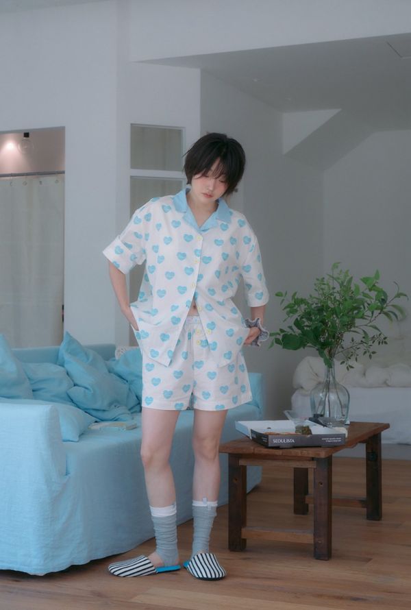 MMOM 藍色愛心印花短褲 