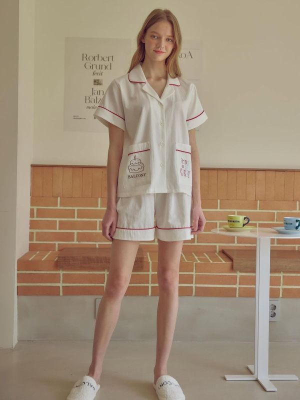 BALCONY 翻領刺繡睡衣套裝 