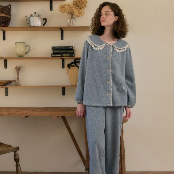 ULLALA 柔霧靜藍珊瑚絨睡衣套裝 