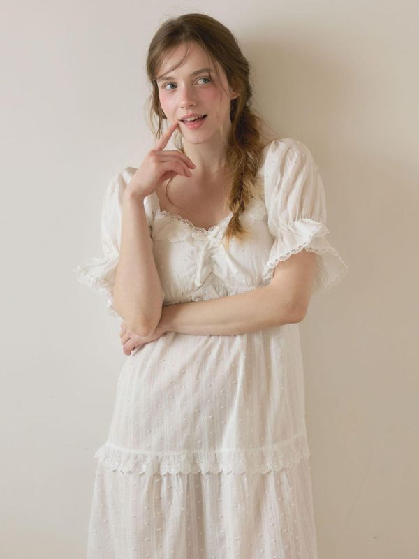 LUNALUZ 立體織紋蕾絲睡衣洋裝｜內襯Bra・純淨白 26S 