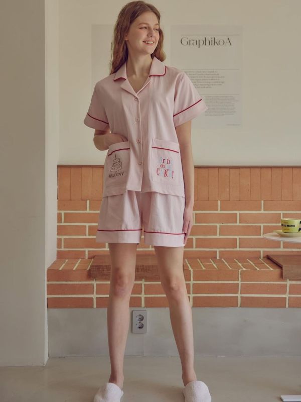 BALCONY 翻領刺繡睡衣套裝 