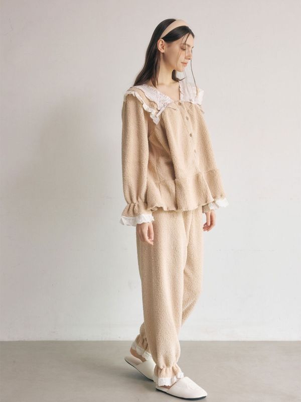 LUNALUZ 羊羔絨蕾絲睡衣套裝｜奶霜米杏 