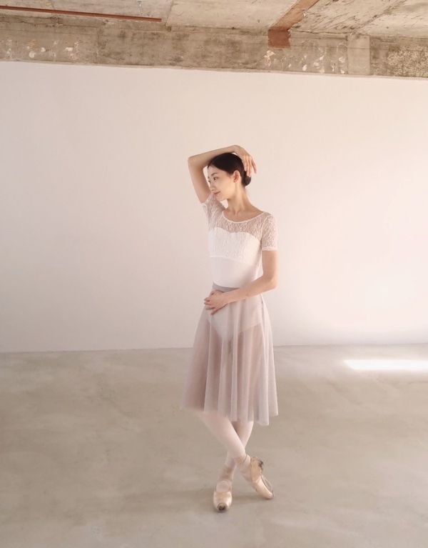 韓國Slownov - Timeless Ivory White蕾絲短袖舞衣 