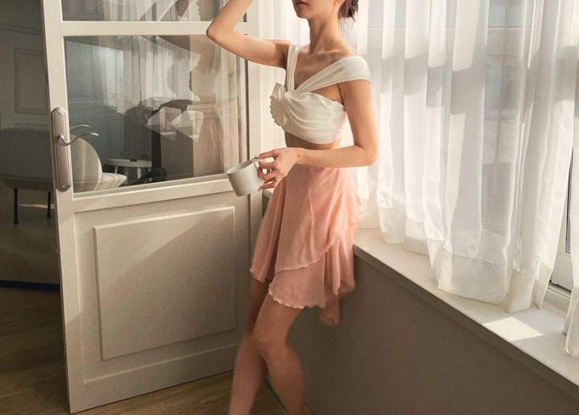 韓國Lenique - Two Shoulder Ribbon鋼管上衣+短褲 (Ivory) 