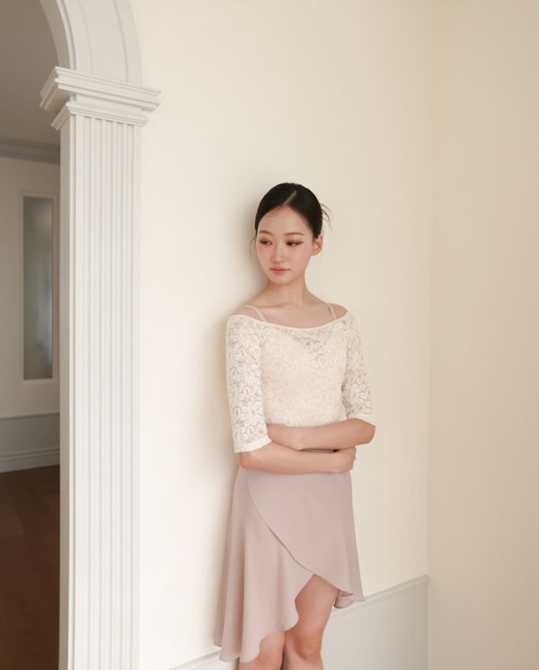 韓國iilaire - Floral Lace Lumi罩衫 (新版三色) 