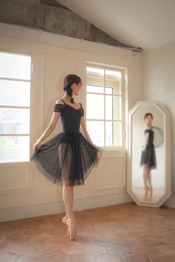 韓國iilaire - Rozelle短袖舞衣 (兩色) 