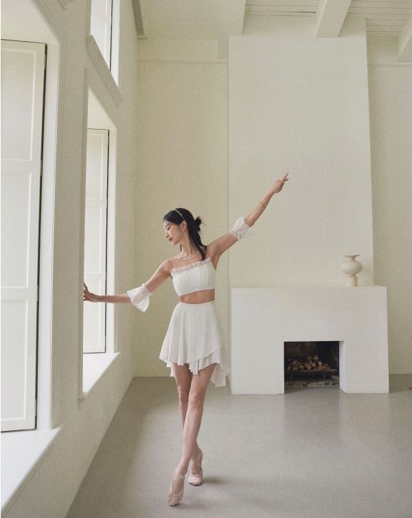 韓國Lenique - Peony Ivory鋼管舞衣 (上衣+短褲) 