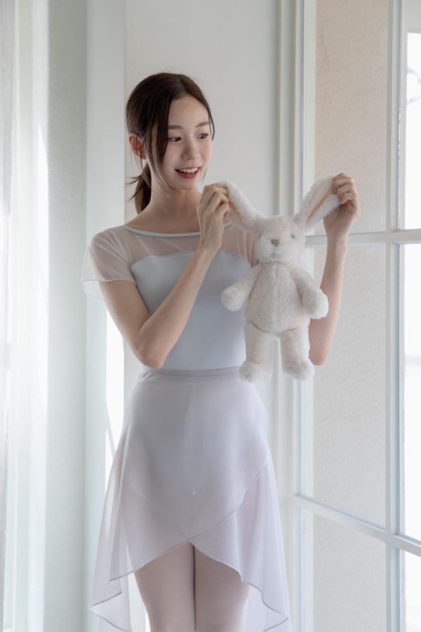 韓國LucyAlice - 26年新版 Sheer Drop Shoulder短袖舞衣 (White Mist) 