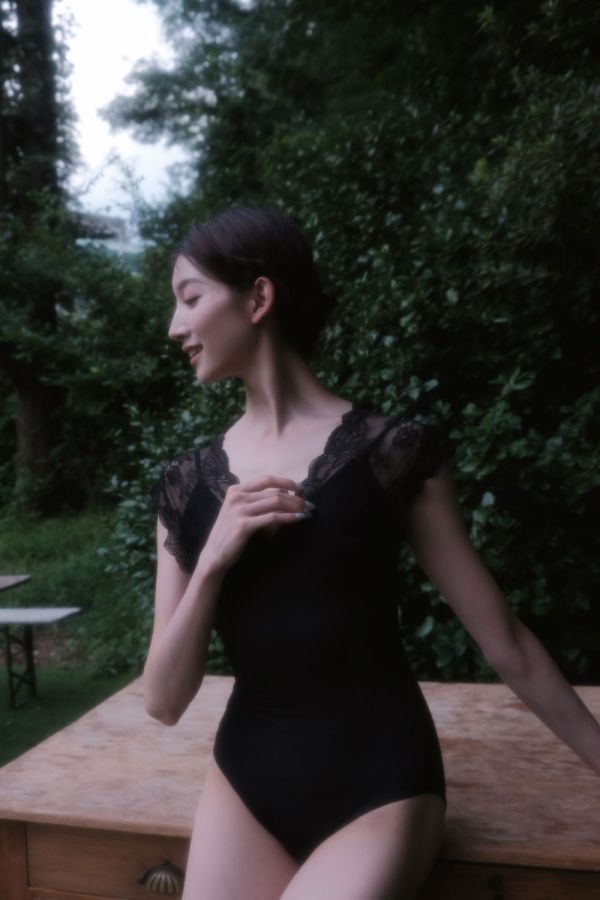 韓國Bonanza - Lace優雅舞衣 (All Black) 