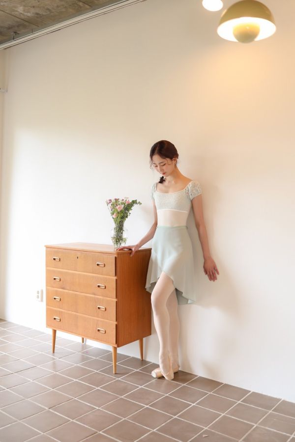 韓國iilaire - Aurora短袖舞衣 (兩色) 