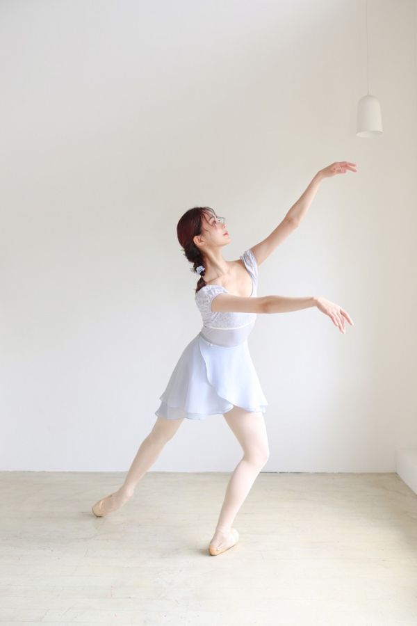 韓國iilaire - Aurora短袖舞衣 (兩色) 