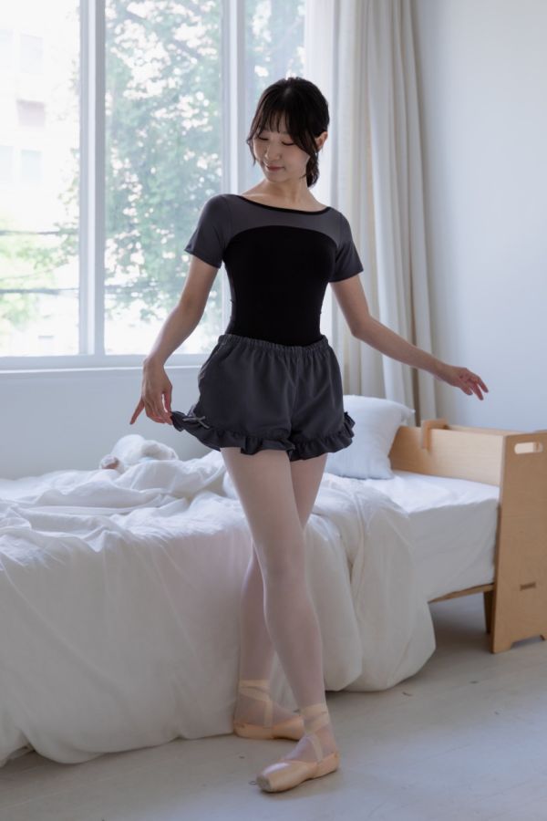 韓國LucyAlice - Air Frill Ribbon 舞蹈短褲 (兩色) 