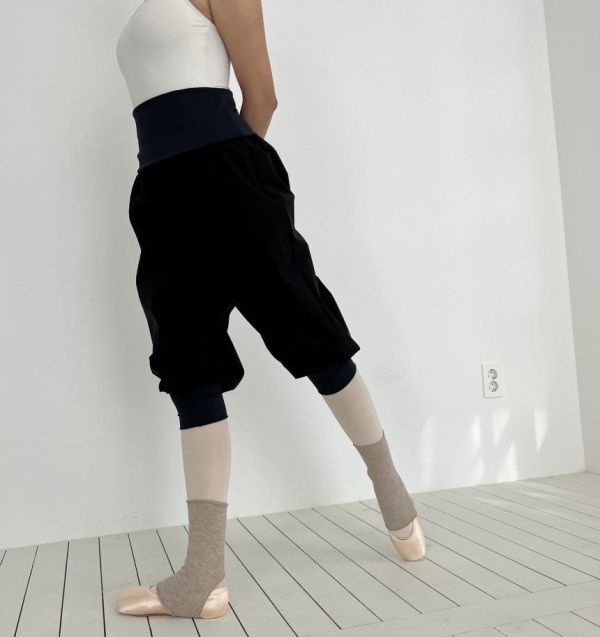 韓國MIGNON - 排汗七分褲 (兩色) 