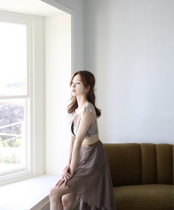 韓國Lenique - Black swan鋼管上衣+短褲 (Beige) 