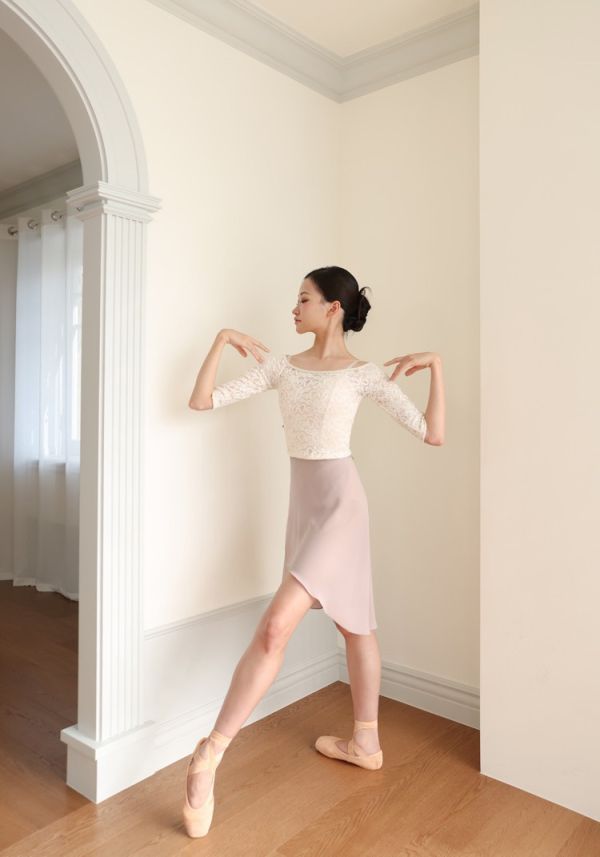 韓國iilaire - Floral Lace Lumi罩衫 (新版三色) 