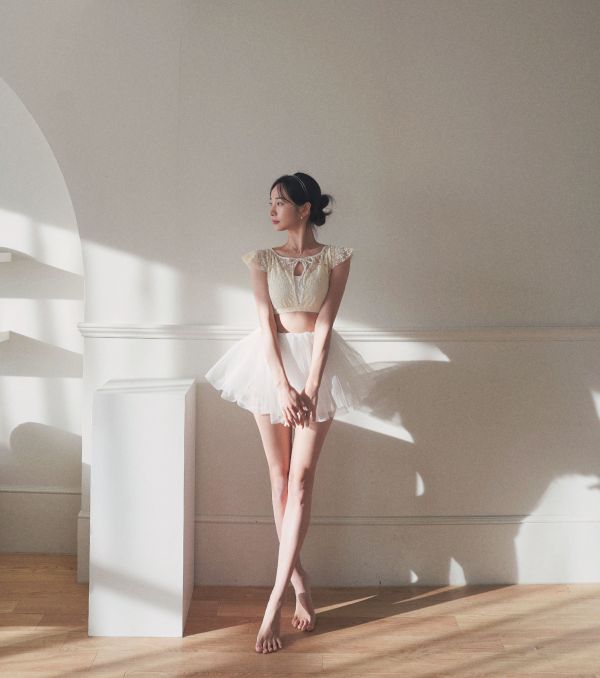 韓國Lenique - Black swan鋼管上衣+短褲 (Cream) 