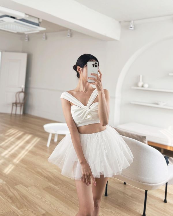 韓國Lenique - Two Shoulder Ribbon鋼管上衣+短褲 (Ivory) 