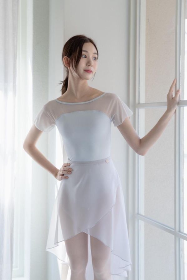 韓國LucyAlice - 26年新版 Sheer Drop Shoulder短袖舞衣 (White Mist) 
