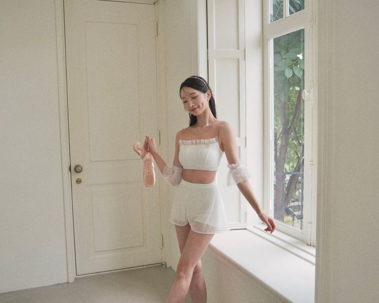 韓國Lenique - Peony Ivory鋼管舞衣 (上衣+短褲) 