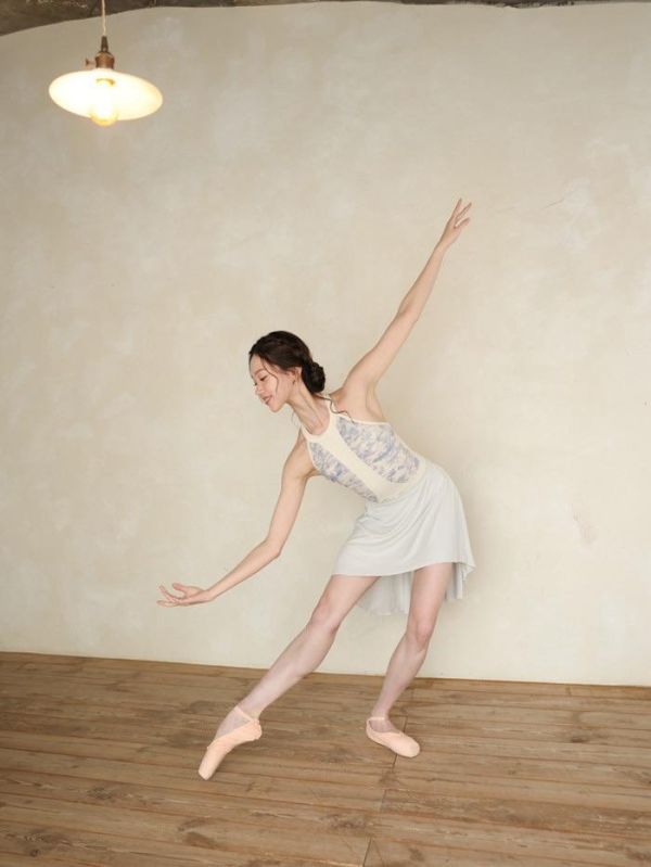 韓國iilaire - Eline Cream Beige舞衣 
