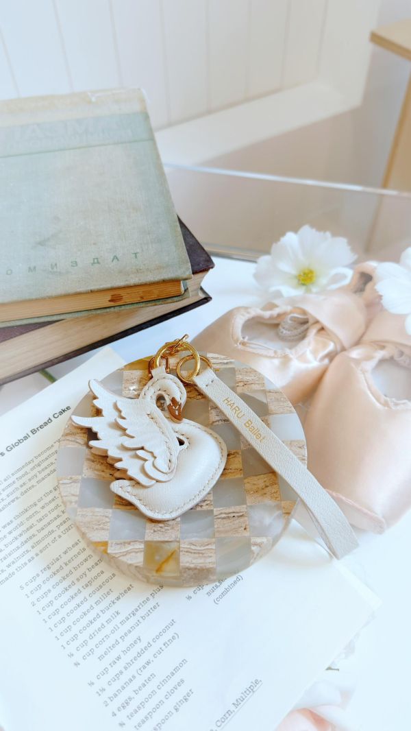 HARU芭蕾【自家品牌訂製】 SWAN手工製小羊皮天鵝吊飾 (三色) 