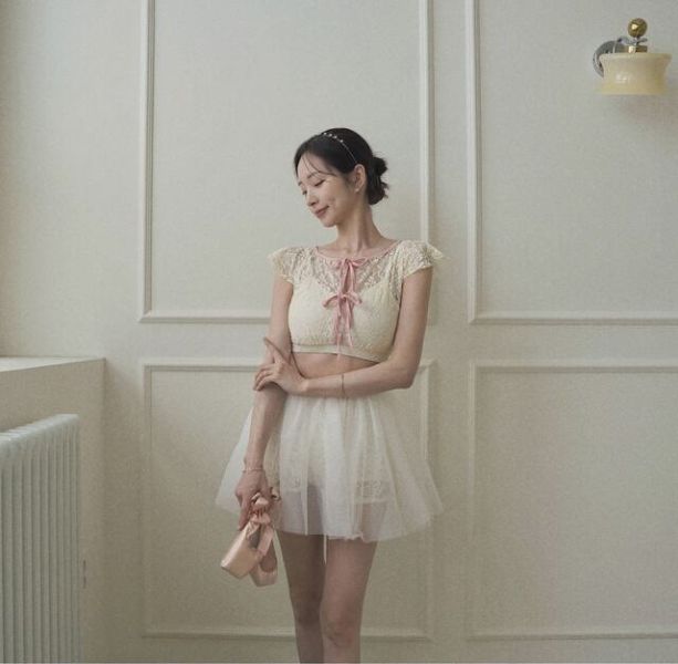 韓國Lenique - New black swan上衣+短褲 (兩色) 