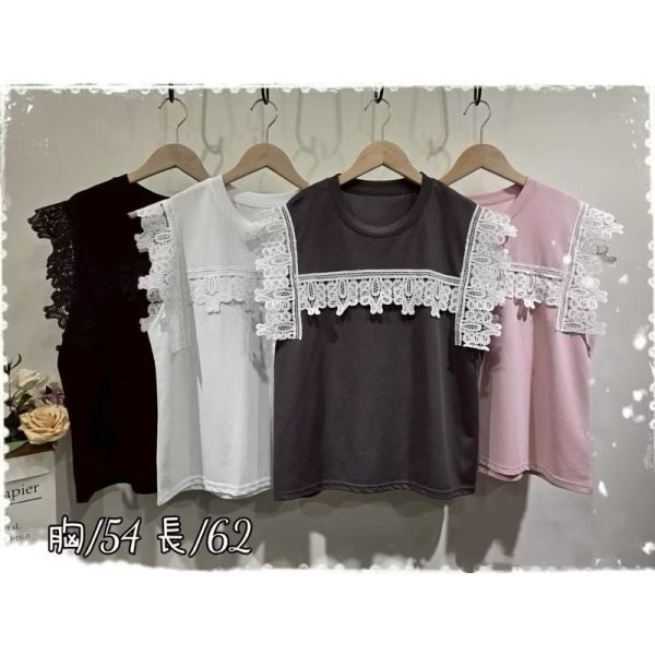 蕾絲拼接造型上衣（現貨粉） 蕾絲拼接造型上衣