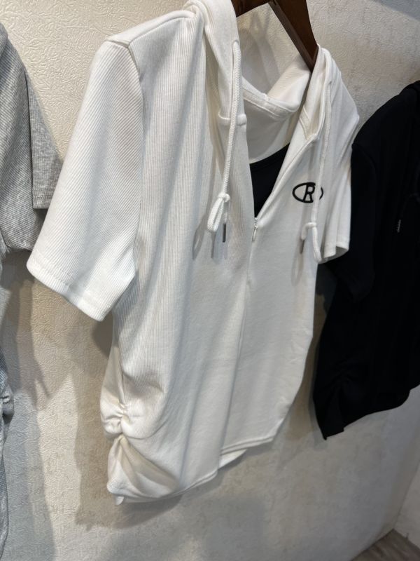 假兩件連帽造型側腰彈性鬆緊腰身上衣 假兩件連帽造型側腰彈性鬆緊腰身上衣