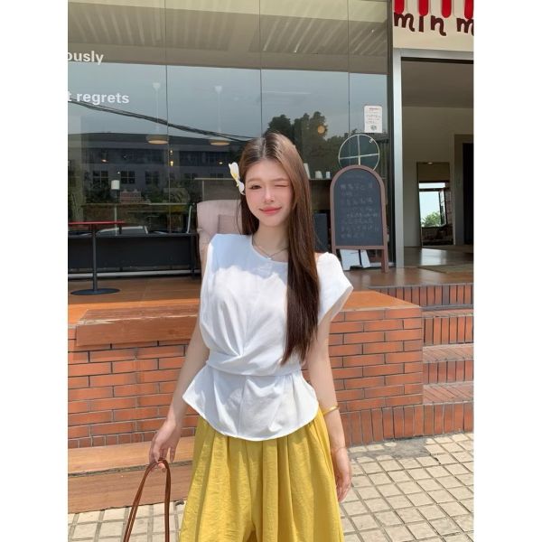 後背設計綁帶感收腰氣質短袖上衣 後背設計綁帶感收腰氣質短袖上衣