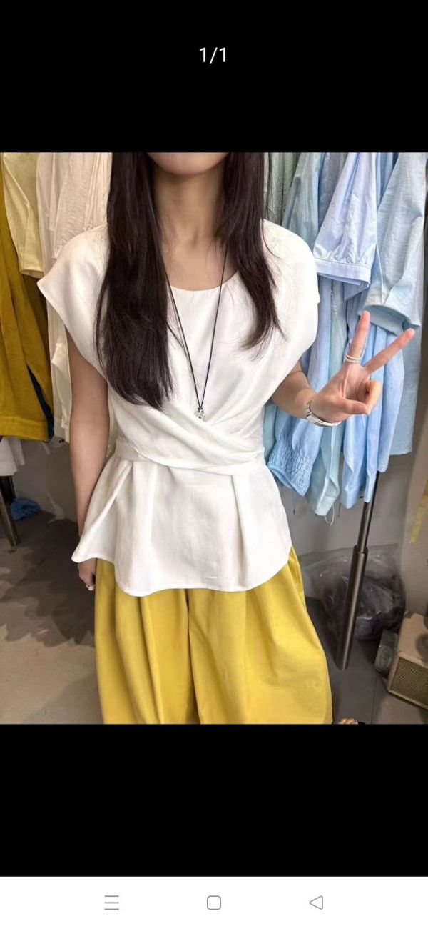 後背設計綁帶感收腰氣質短袖上衣 後背設計綁帶感收腰氣質短袖上衣