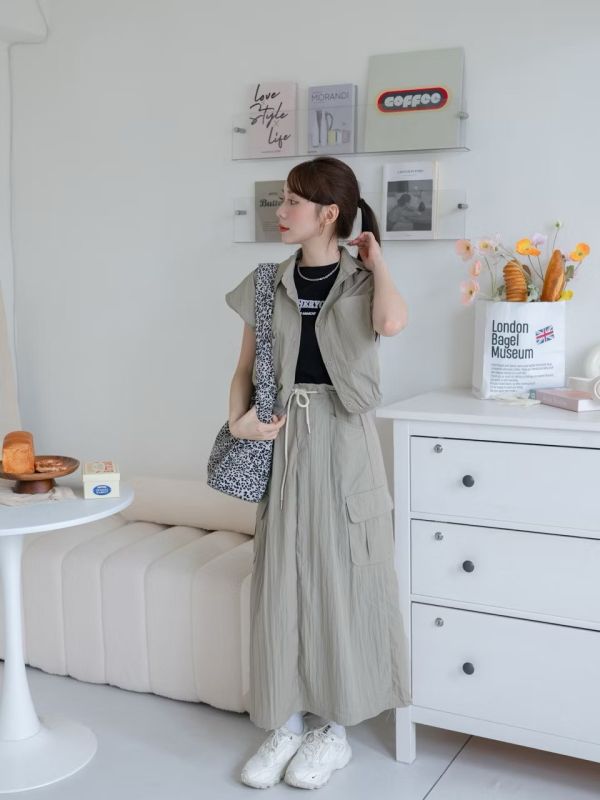 工裝裙速乾材質兩件式上衣+裙套裝 現貨杏色 工裝裙速乾材質兩件式上衣+裙套裝