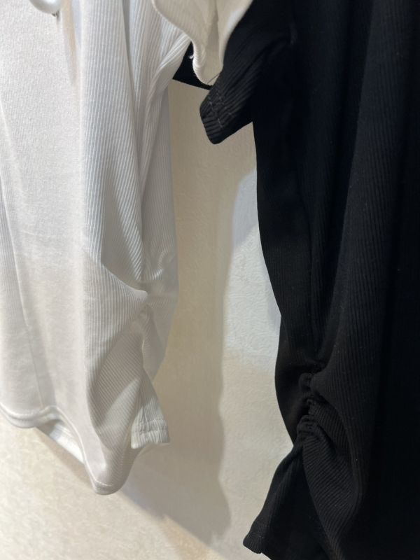 假兩件連帽造型側腰彈性鬆緊腰身上衣 假兩件連帽造型側腰彈性鬆緊腰身上衣