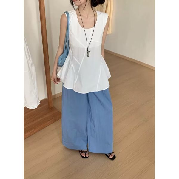 澎裙剪裁無袖上衣 修飾腰身・夏日顯瘦設計 澎裙剪裁無袖上衣 修飾腰身・夏日顯瘦設計