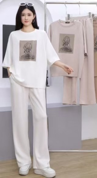 簡約寬鬆韓系時尚上衣 