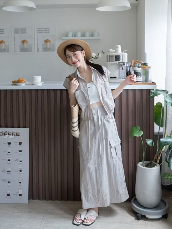 工裝裙速乾材質兩件式上衣+裙套裝 現貨杏色 工裝裙速乾材質兩件式上衣+裙套裝